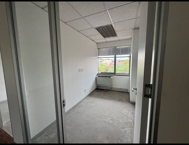 313M² OFFICE TO LET IN WOODMEAD